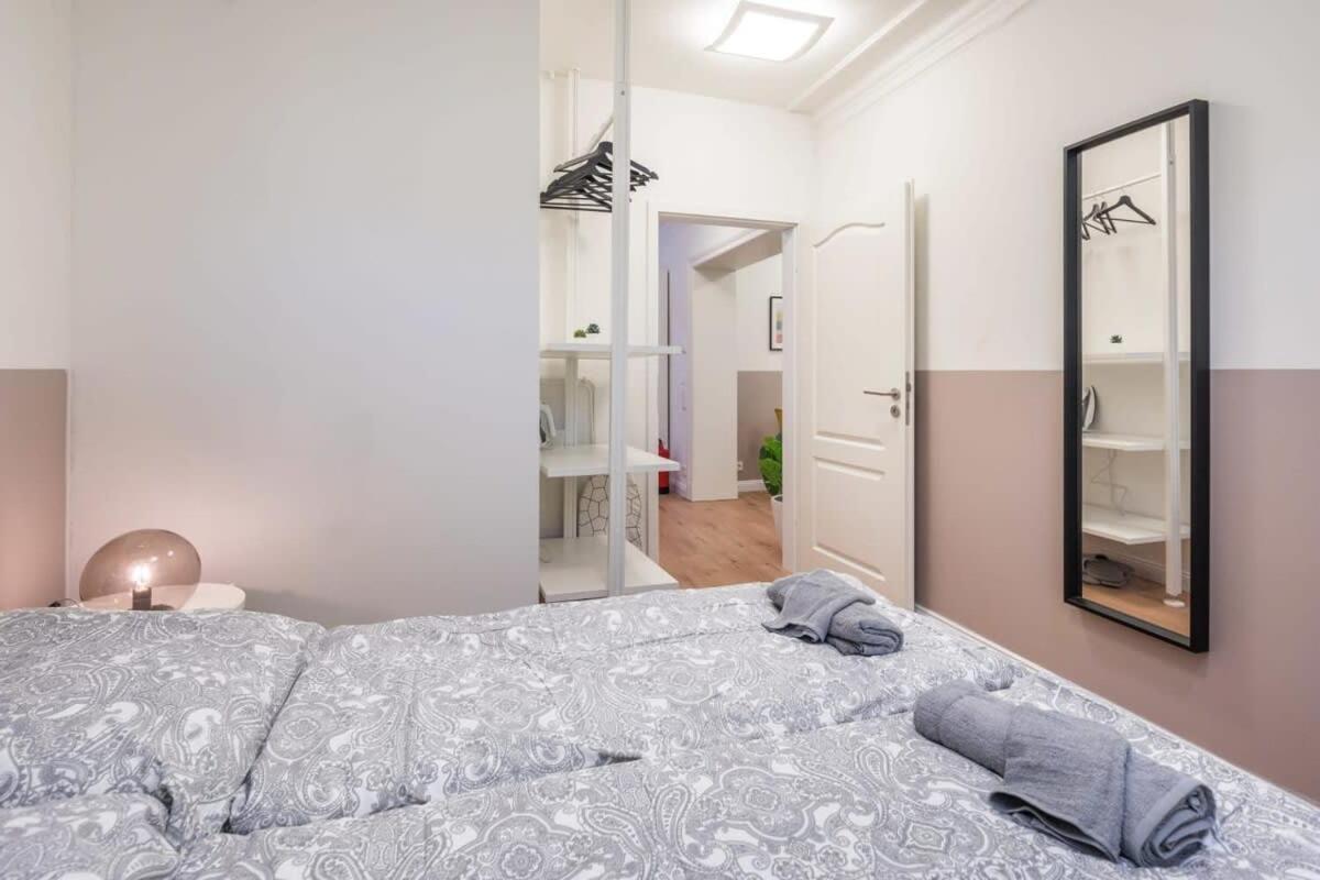Charming Apartment In Prime Location Hamburg Exterior foto